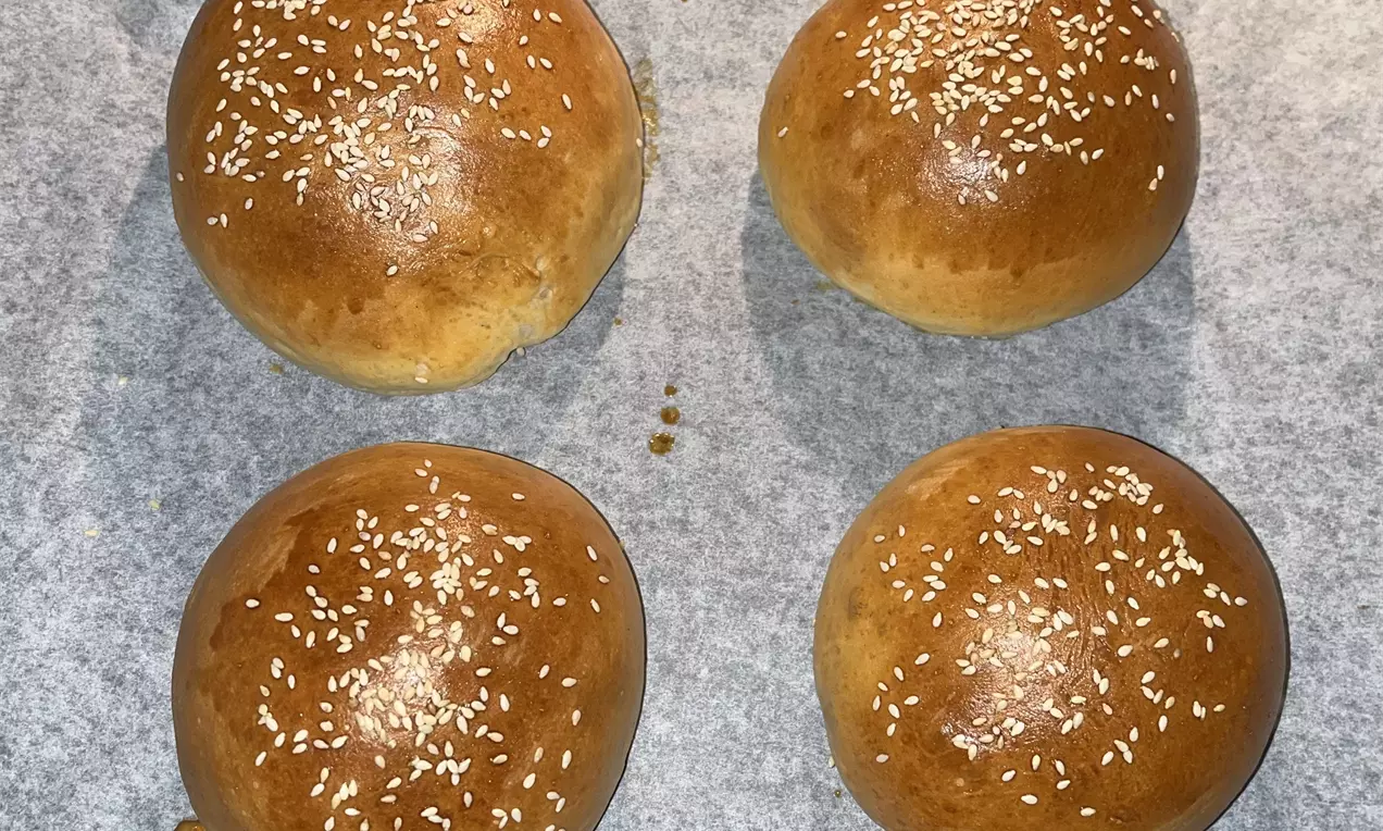 Mehke bombetke s sezamom