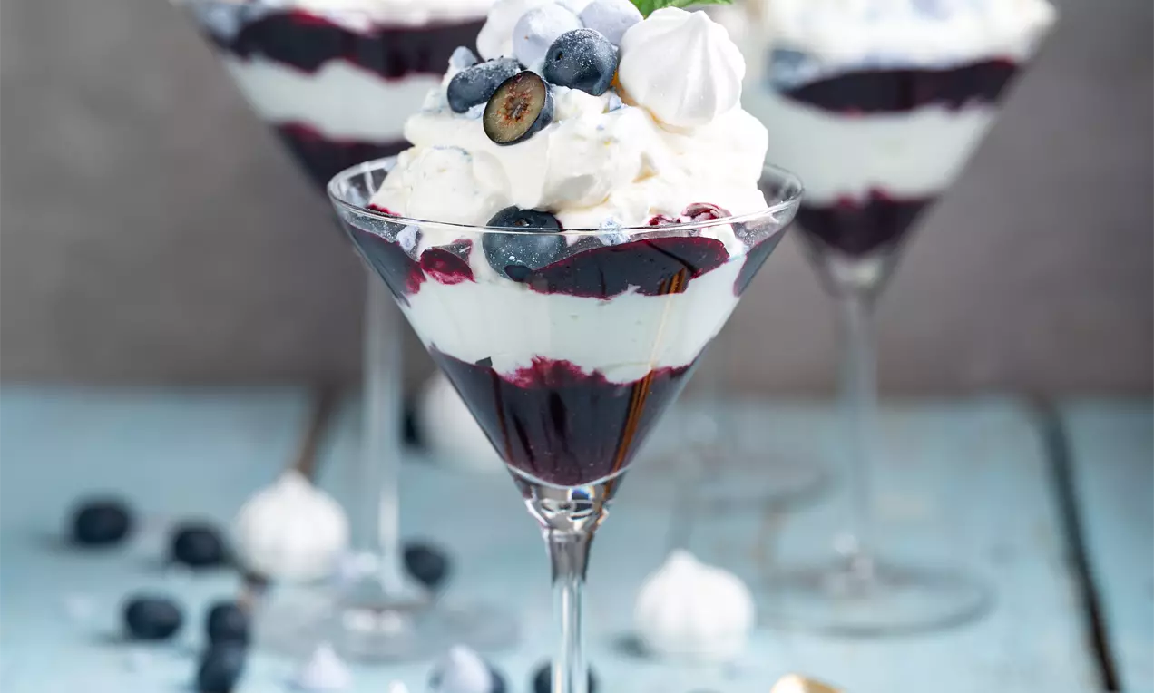 Eton mess z ameriškimi borovnicami